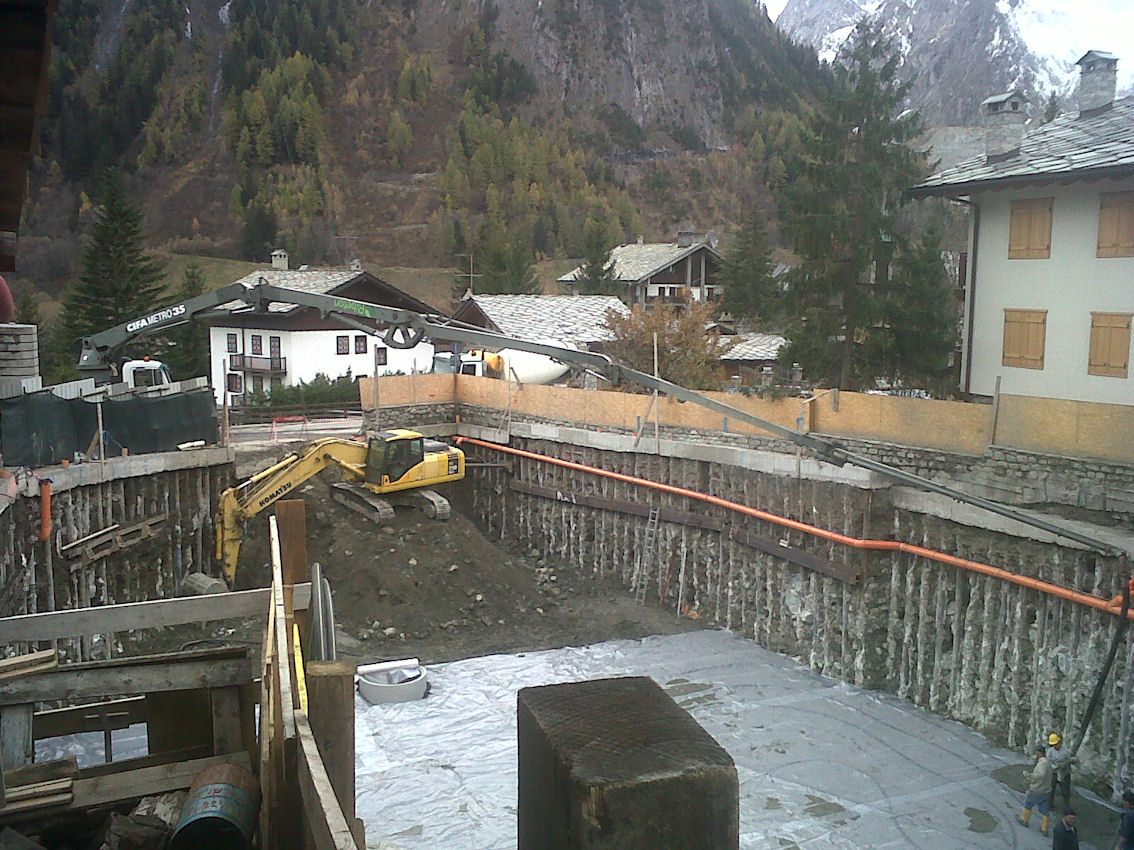 Imm.260 - box interrati Courmayeur.jpg